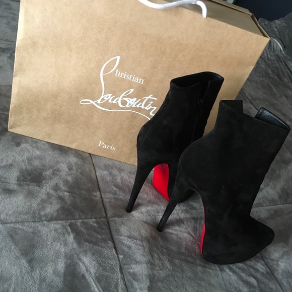 PRICED TO SELL FAST! Christian Louboutins - Picture 4 of 5